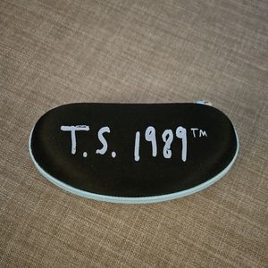 Taylor Swift 1989 Sunglasses With Case